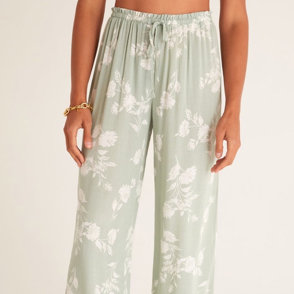 Z Supply Resort Linen Sage Floral Pant NWOT - Picture 3 of 4